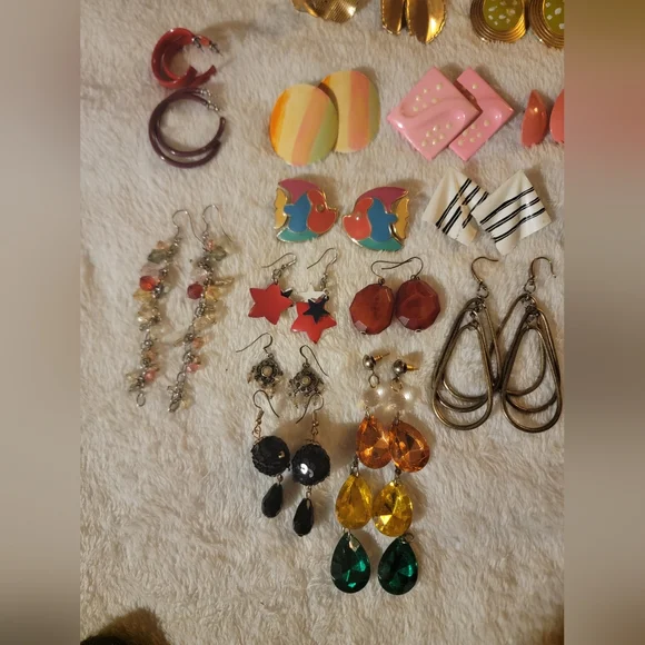 Vintage metal earrings - Picture 7 of 7